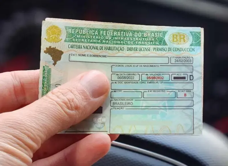 Motoristas sem infrações terão CNH renovada automaticamente