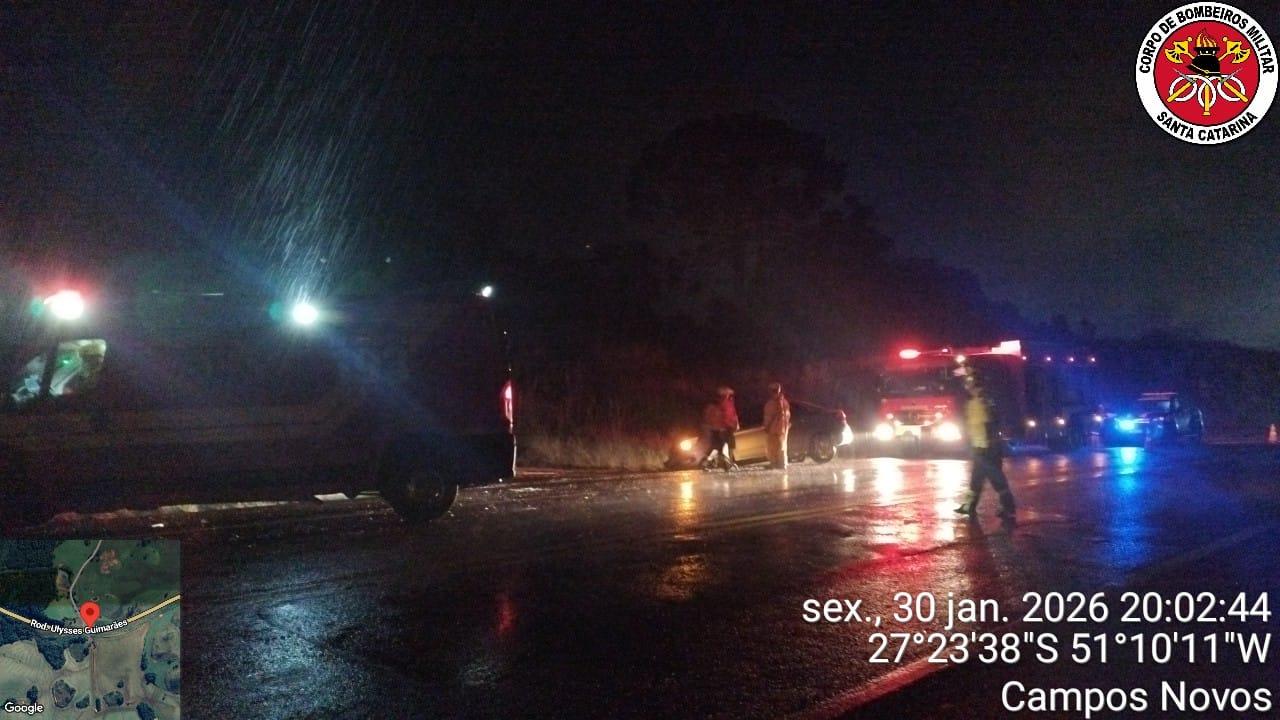 Acidente na BR-470 deixa duas pessoas feridas