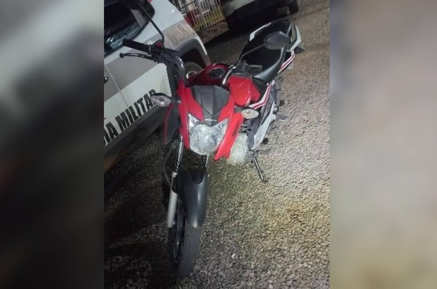 Jovem foge de abordagem policial, é flagrado em direção perigosa e autuado por conduzir sem CNH em Brunópolis