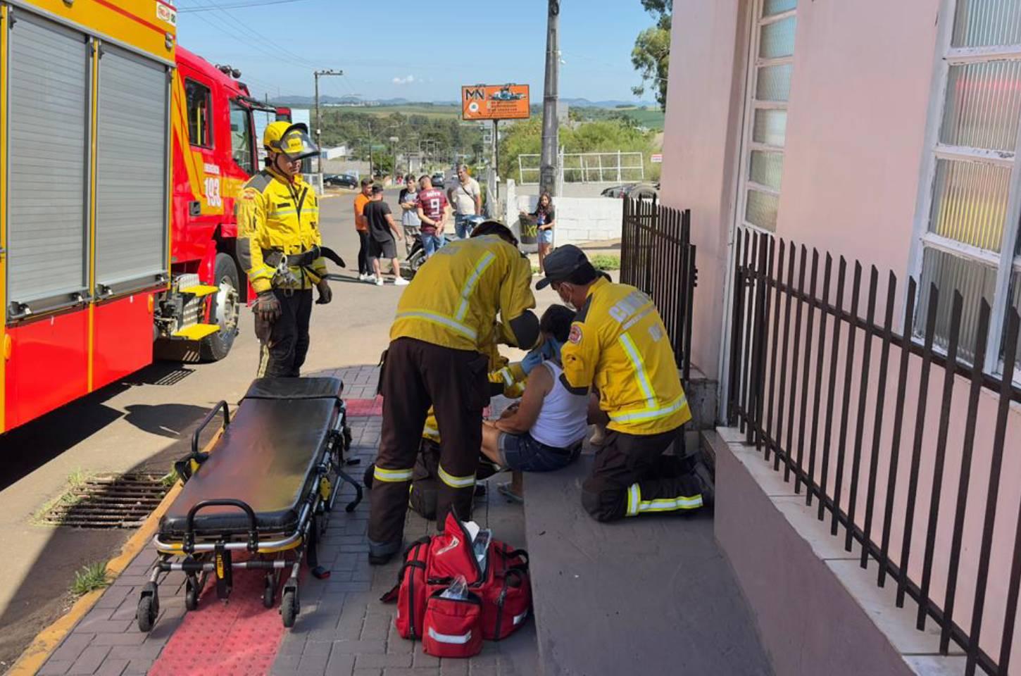 Motociclista fica ferida após colisão com automóvel em Campos Novos