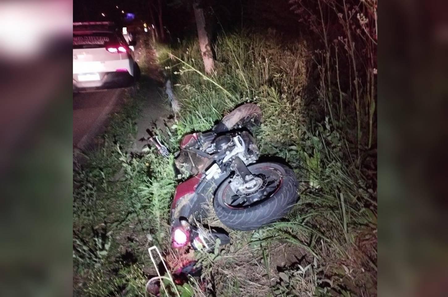 Motociclista fica ferido após fugir de abordagem da Polícia Militar e sofrer queda na SC-135