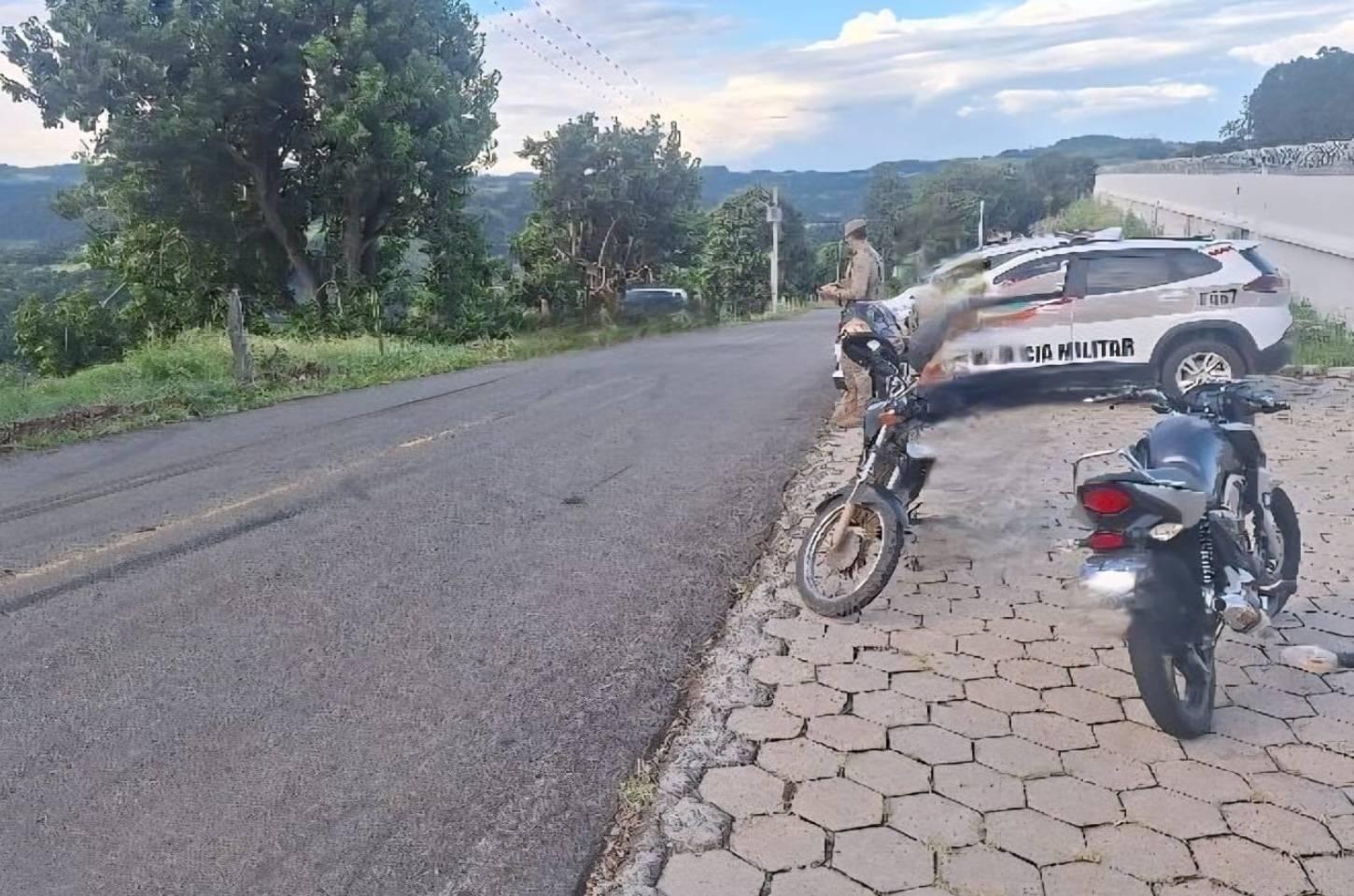 Polícia Militar intensifica fiscalização e recolhe motocicleta irregular no interior de Campos Novos