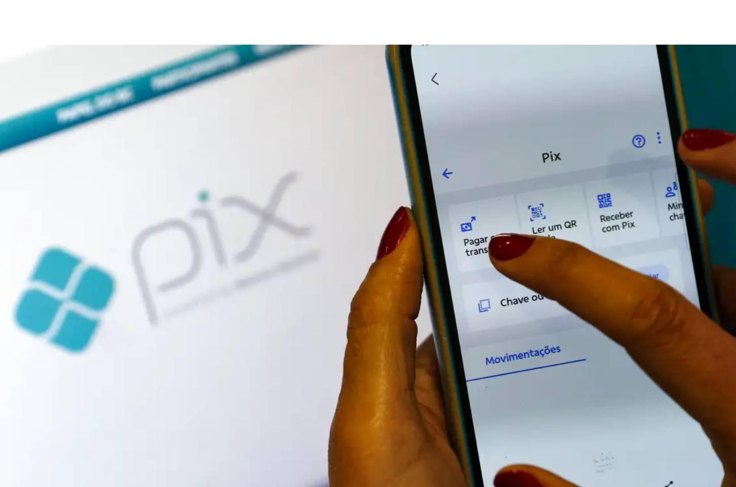 Receita Federal volta a negar taxação do Pix e alerta para golpes