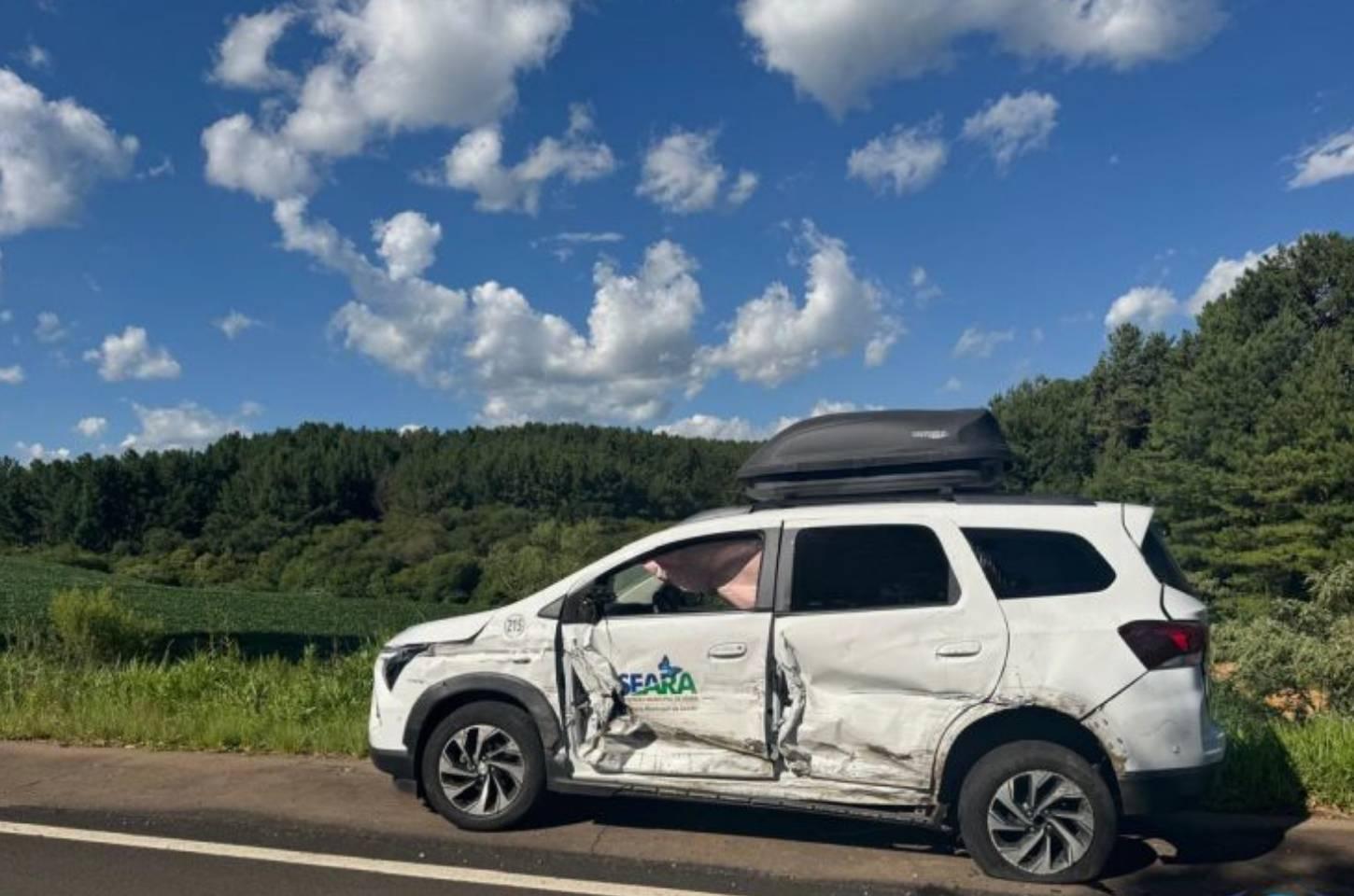 Veículo da Saúde de Seara se envolve em colisão na SC-390, em Campos Novos