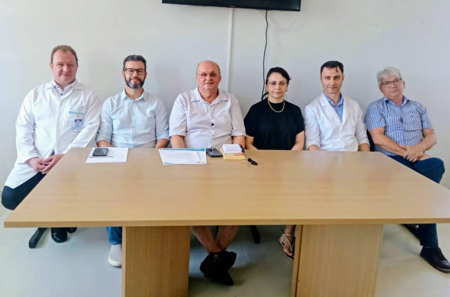 Em coletiva, Conselho do Hospital Dr. José Athanázio apresentou resultados e defende gestão comunitária com transparência