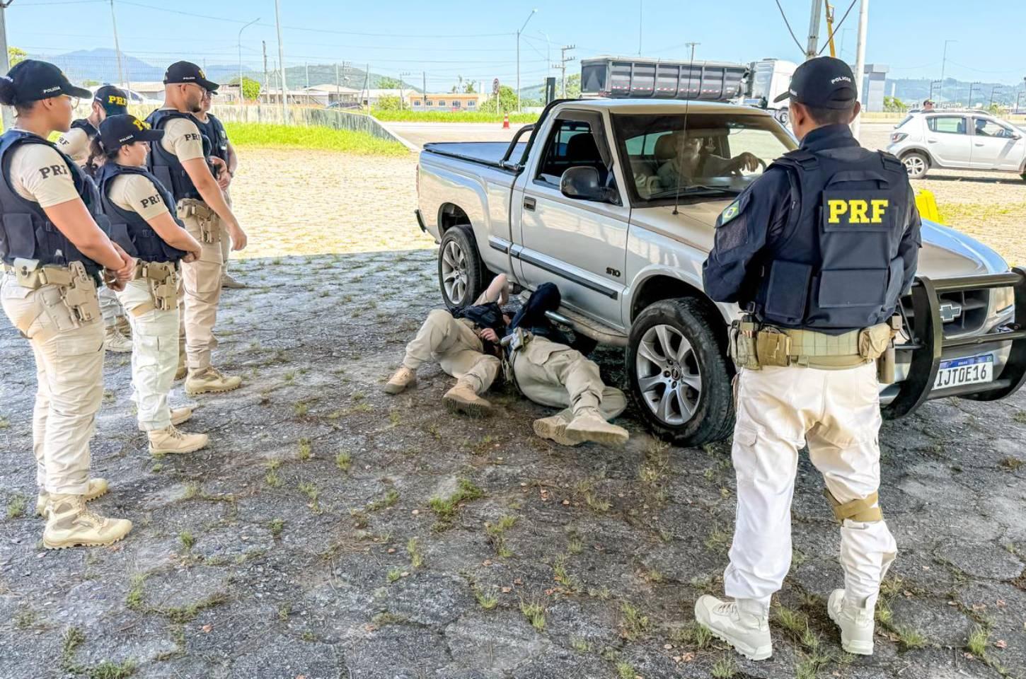 PRF mobiliza mais de 300 agentes de todo o país para reforçar segurança no Carnaval catarinense