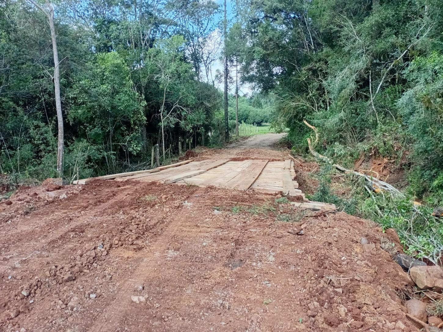 Secretaria de Obras conclui recuperação de ponte na Comunidade do Pacheco em Campos Novos