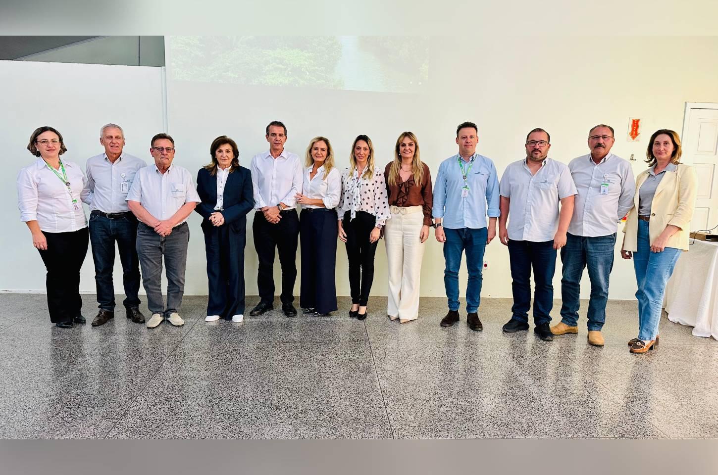 Copercampos comunica venda de supermercados e atacadistas