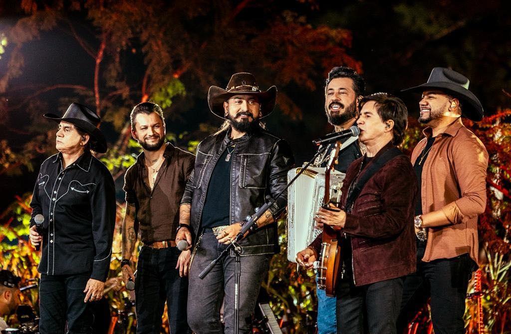 De ligação surpresa para parceria histórica: Traia Véia participa de novo projeto de Chitãozinho e Xororó.