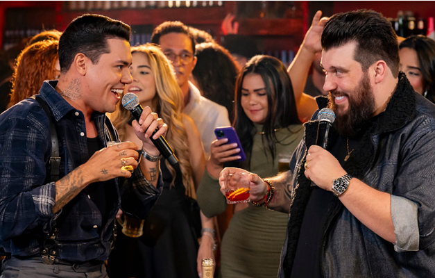 Encontro de amigos: Felipe Araújo junta a sua voz com a de Panda em “Ponto G”