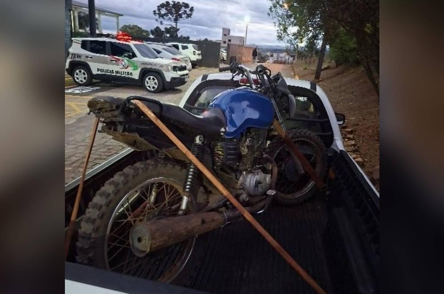 Jovem é preso por adulteração de motocicleta após fuga da Polícia Militar em Campos Novos