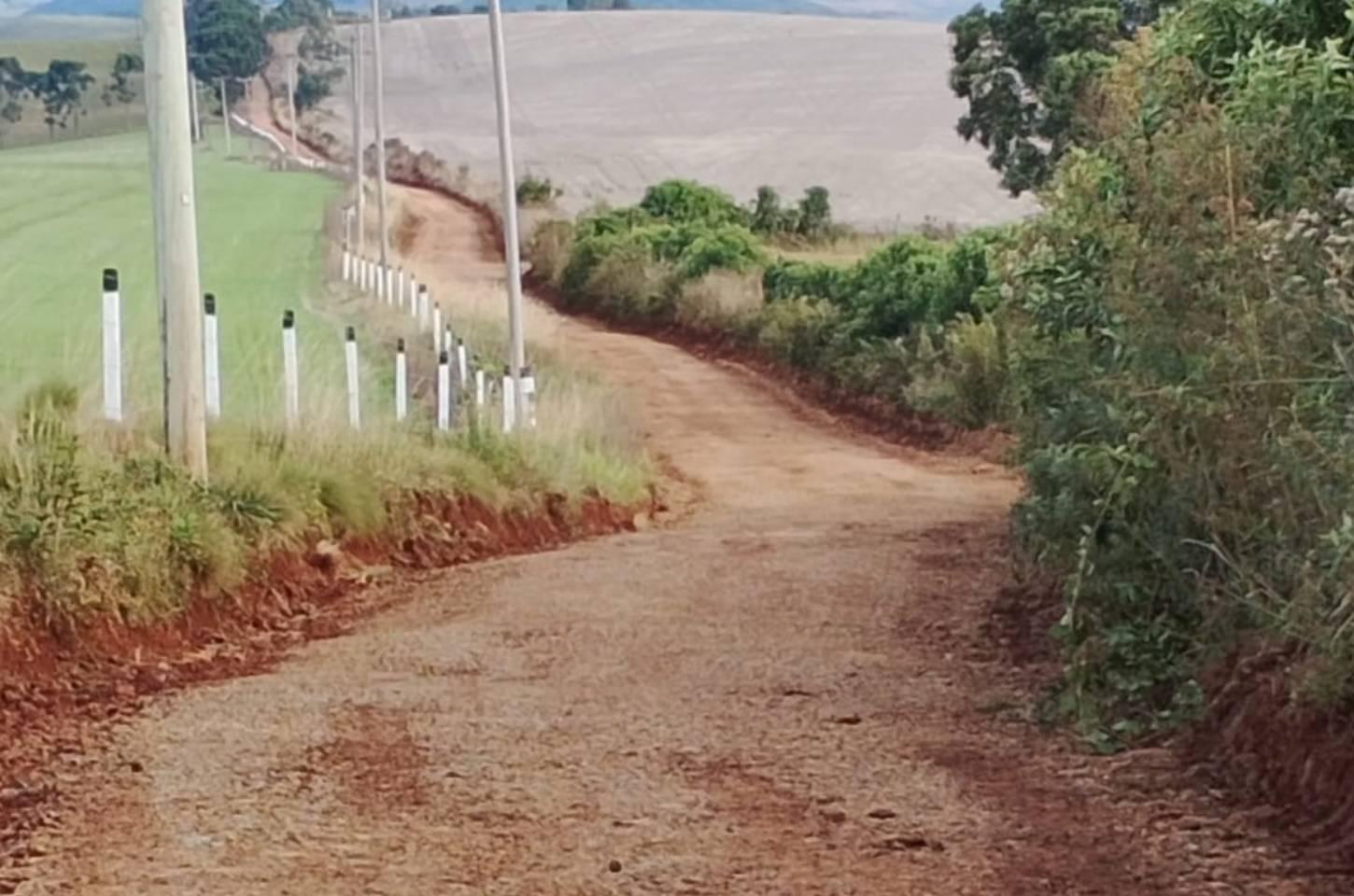 Secretaria de Obras segue com melhorias nas estradas do interior de Campos Novos