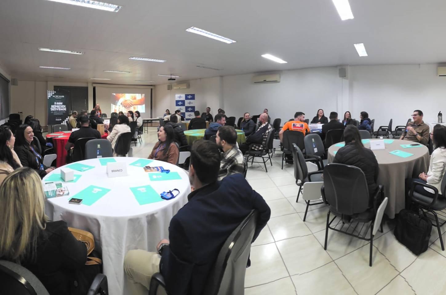 Sessão de Negócios fortalece conexões durante a Semana do MEI em Campos Novos