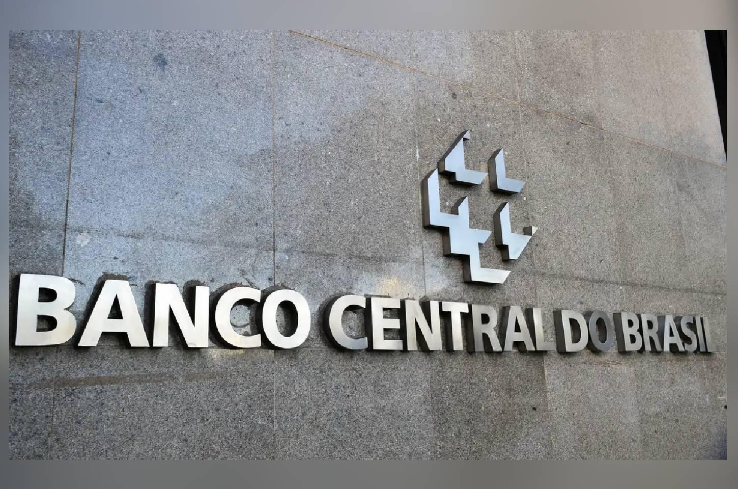 Banco Central e Receita Federal são autorizados a realizar concursos