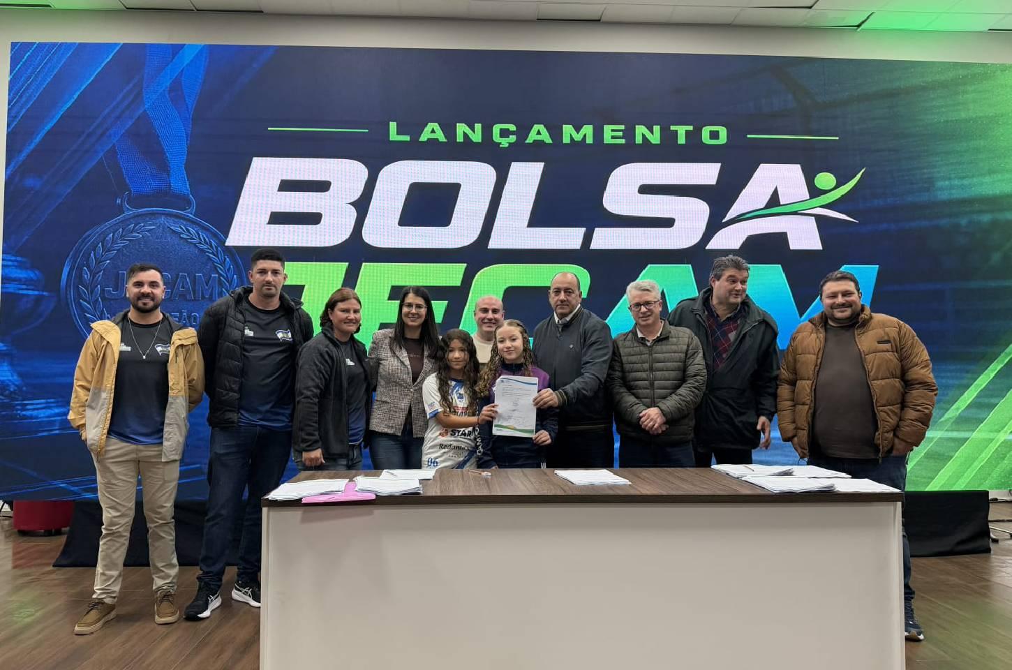 Prefeitura de Campos Novos oficializa Bolsa JECAM 2026 e homenageia Alemão Preto