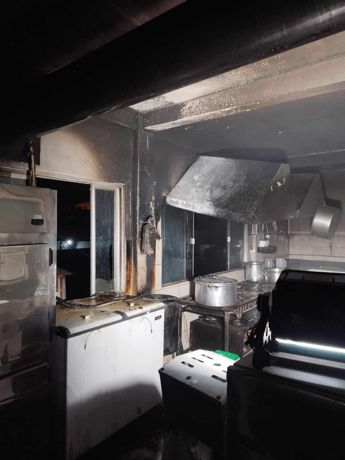 Incêndio atinge restaurante no Centro de Campos Novos