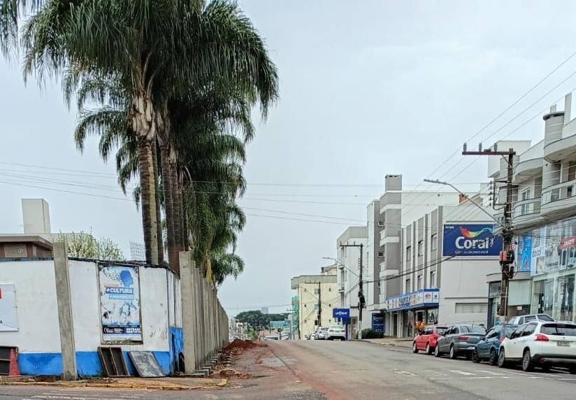 Obras no Cemitério São João Batista geram reclamações de moradores e comerciantes em Campos Novos