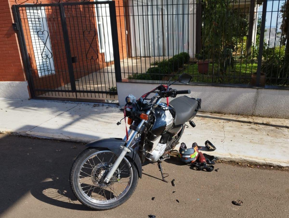 Adolescente fica ferido após queda de motocicleta no Centro de Campos Novos