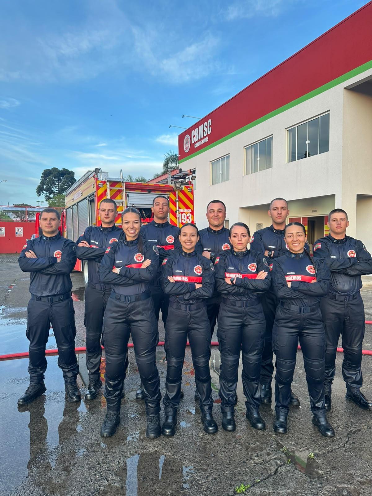 Campos Novos recebe 10 novos bombeiros militares após maior formatura da história do CBMSC