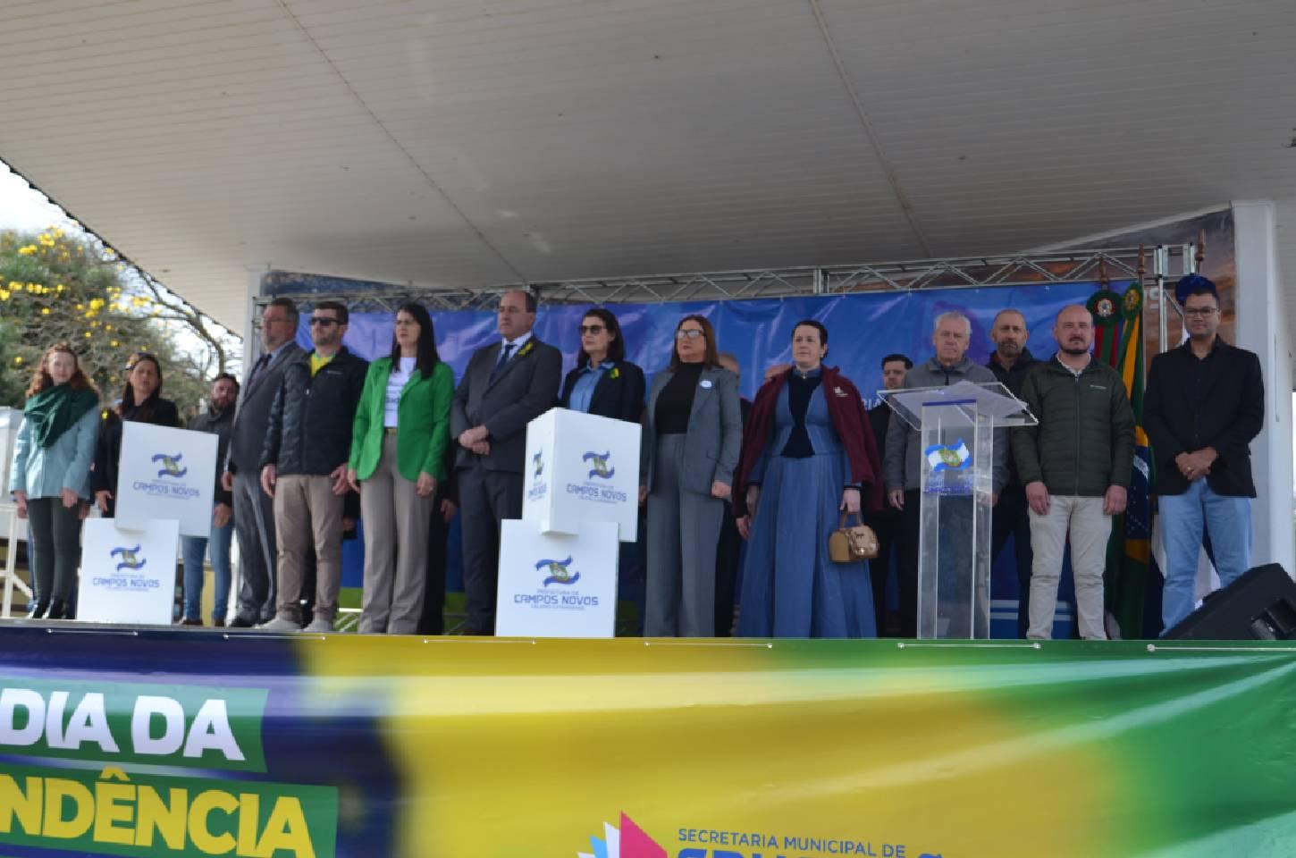 Famílias lotam as ruas de Campos Novos para celebrar o 7 de Setembro