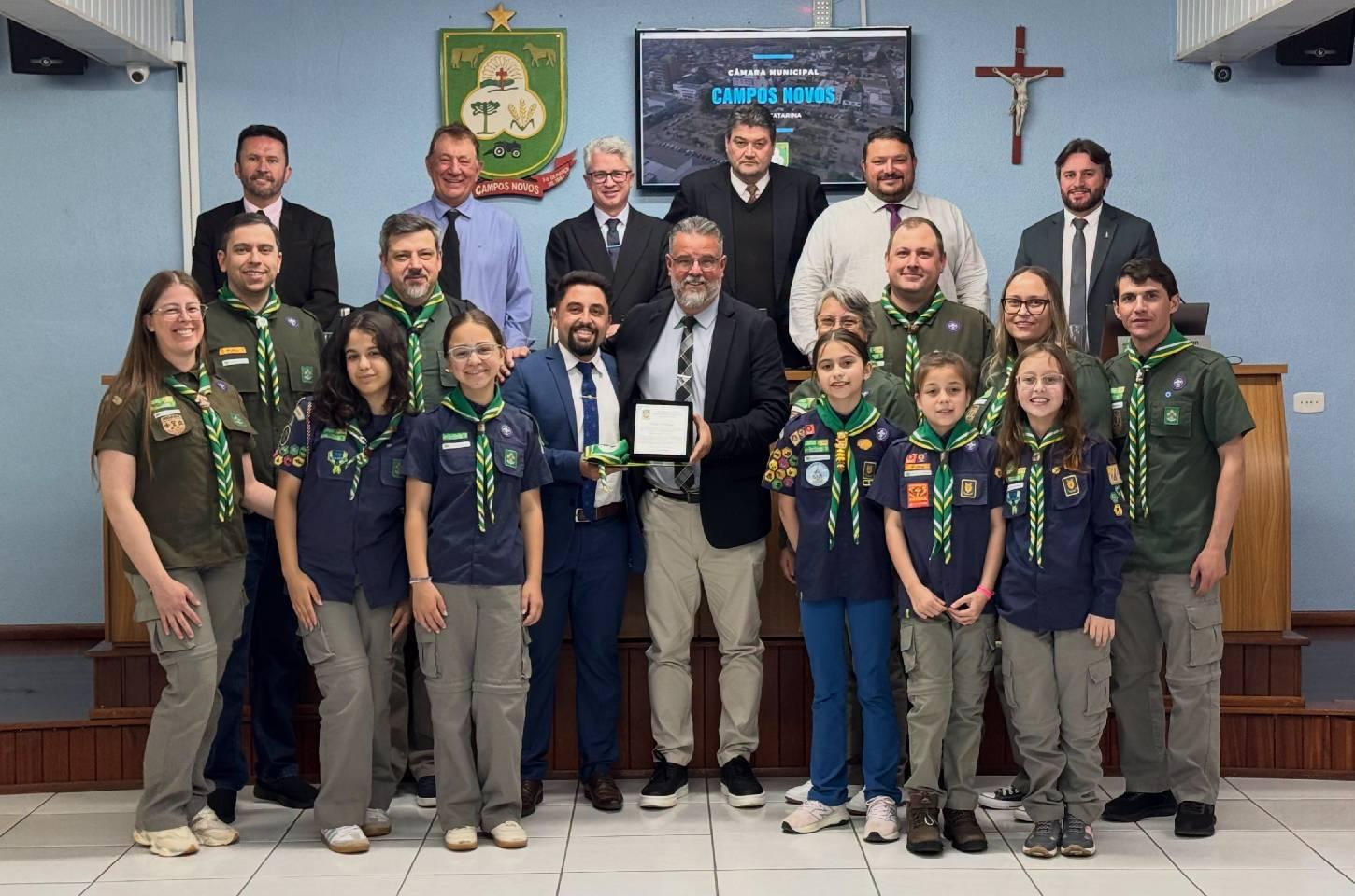 Câmara de Vereadores homenageia Grupo Escoteiro Araucária