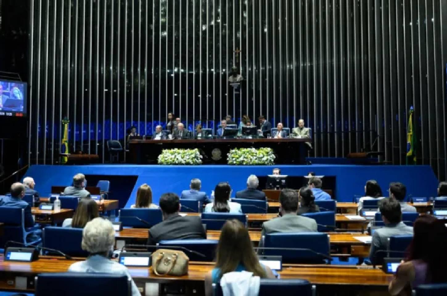 Fim da escala 6X1: entenda o que falta para redução da jornada de trabalho começar a valer no Brasil