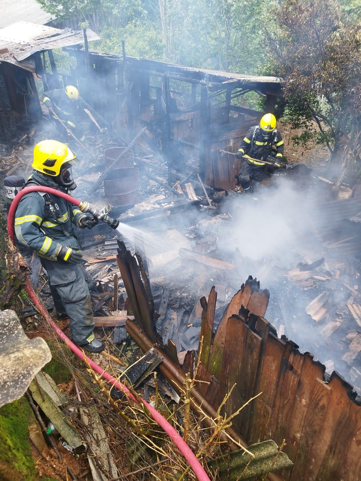 Incêndio destrói galinheiro no distrito de Bela Vista, em Campos Novos