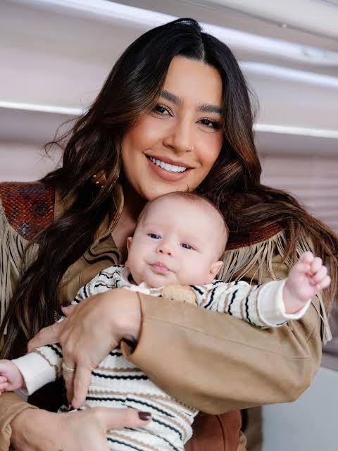 No Dia das Crianças, Lauana Prado revela rosto do filho Dom pela primeira vez